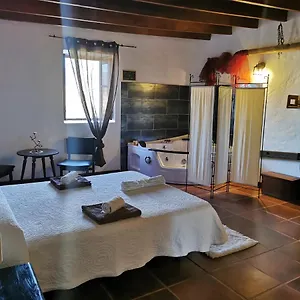 Cecilio Bed & Breakfast Tefía